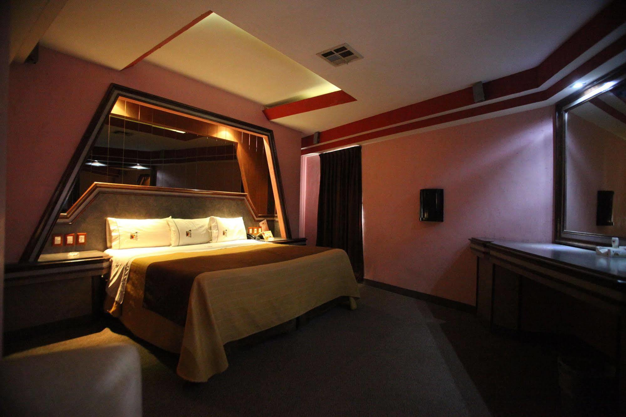 Motel Mediterraneo Мехікалі Екстер'єр фото